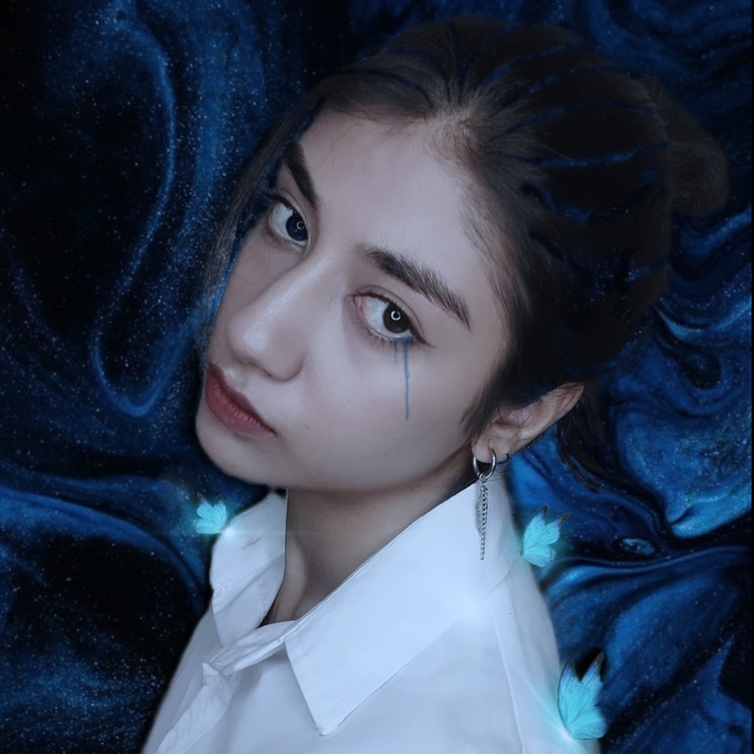 User بهاره profile image