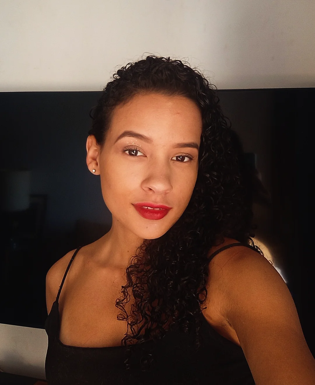 User Monique profile image