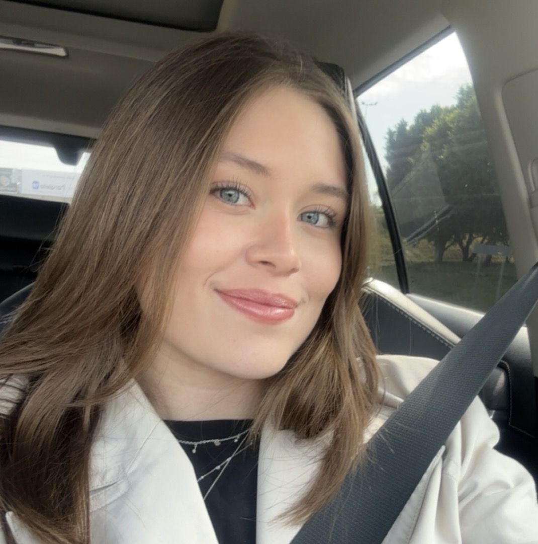 User Luciana profile image