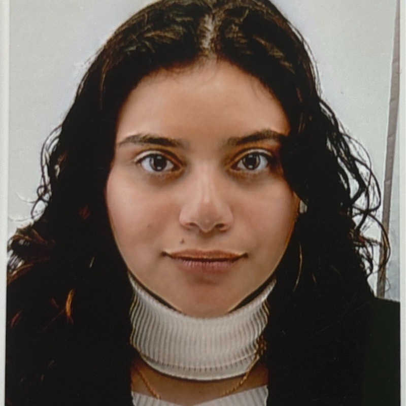 User Valeria profile image